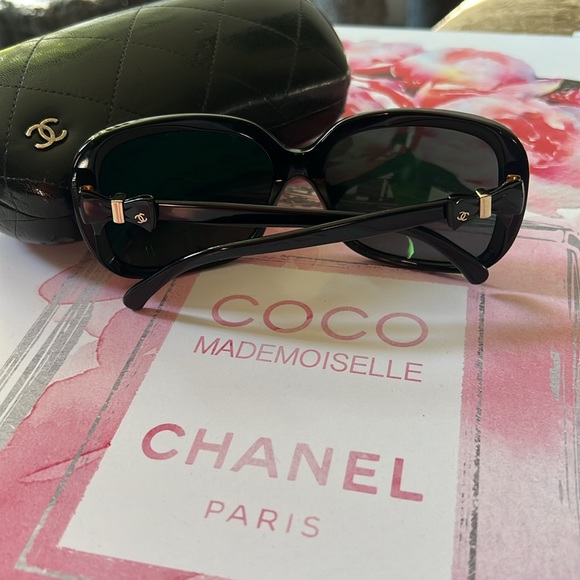 Chanel bow black oversized Sunglasses with case - Picture 2 of 8